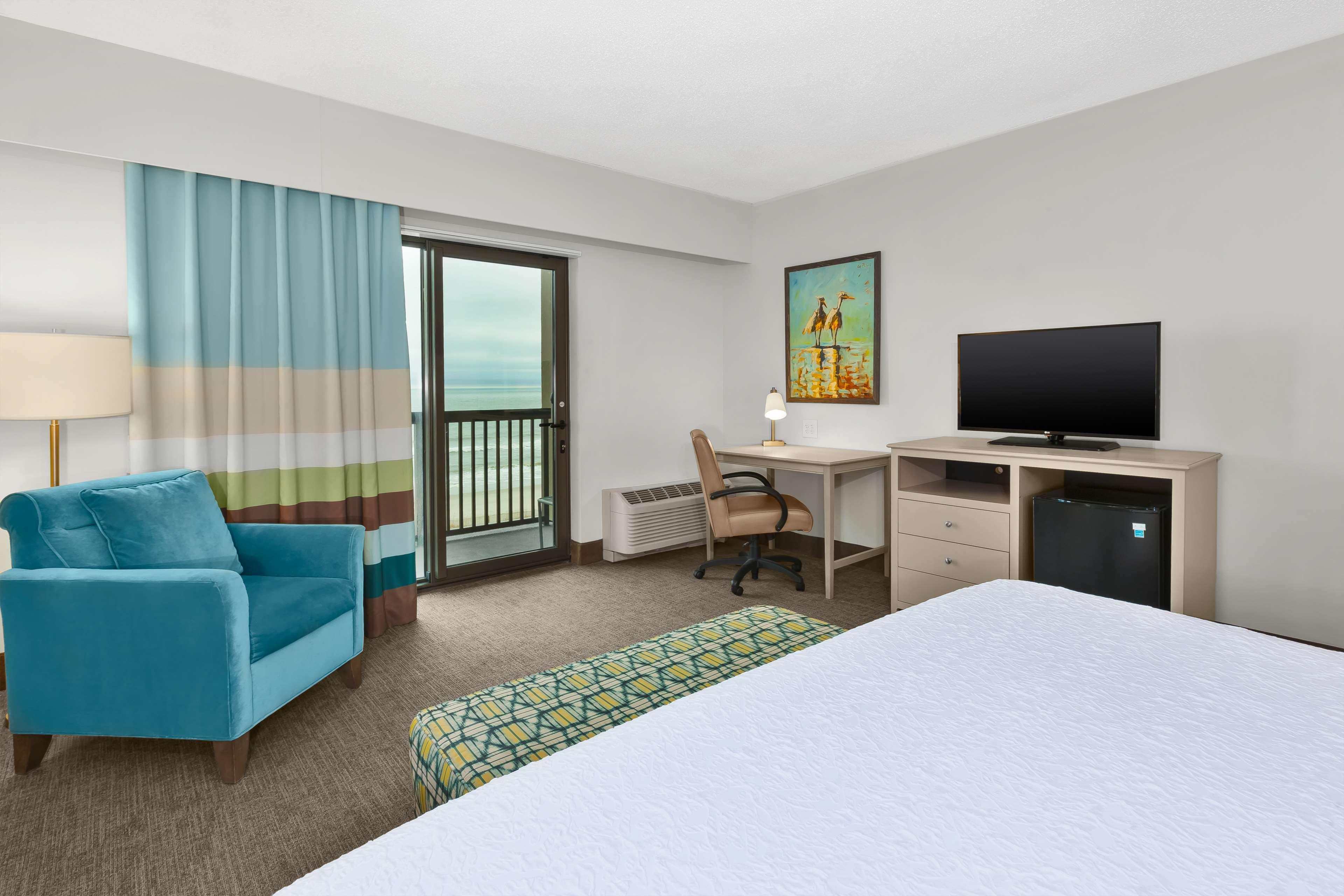Hampton Inn & Suites By Hilton Carolina Beach Oceanfront Bagian luar foto