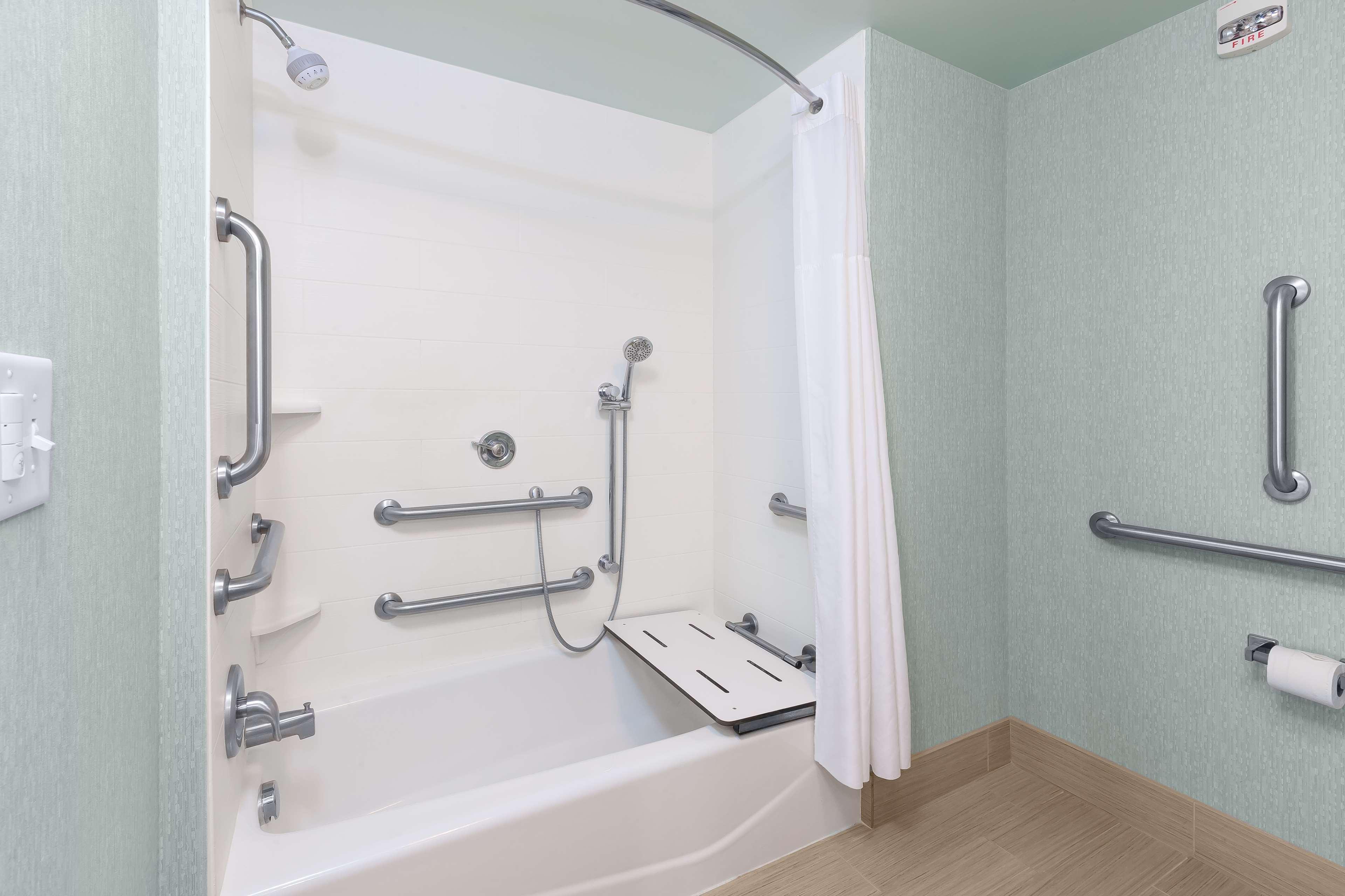 Hampton Inn & Suites By Hilton Carolina Beach Oceanfront Bagian luar foto