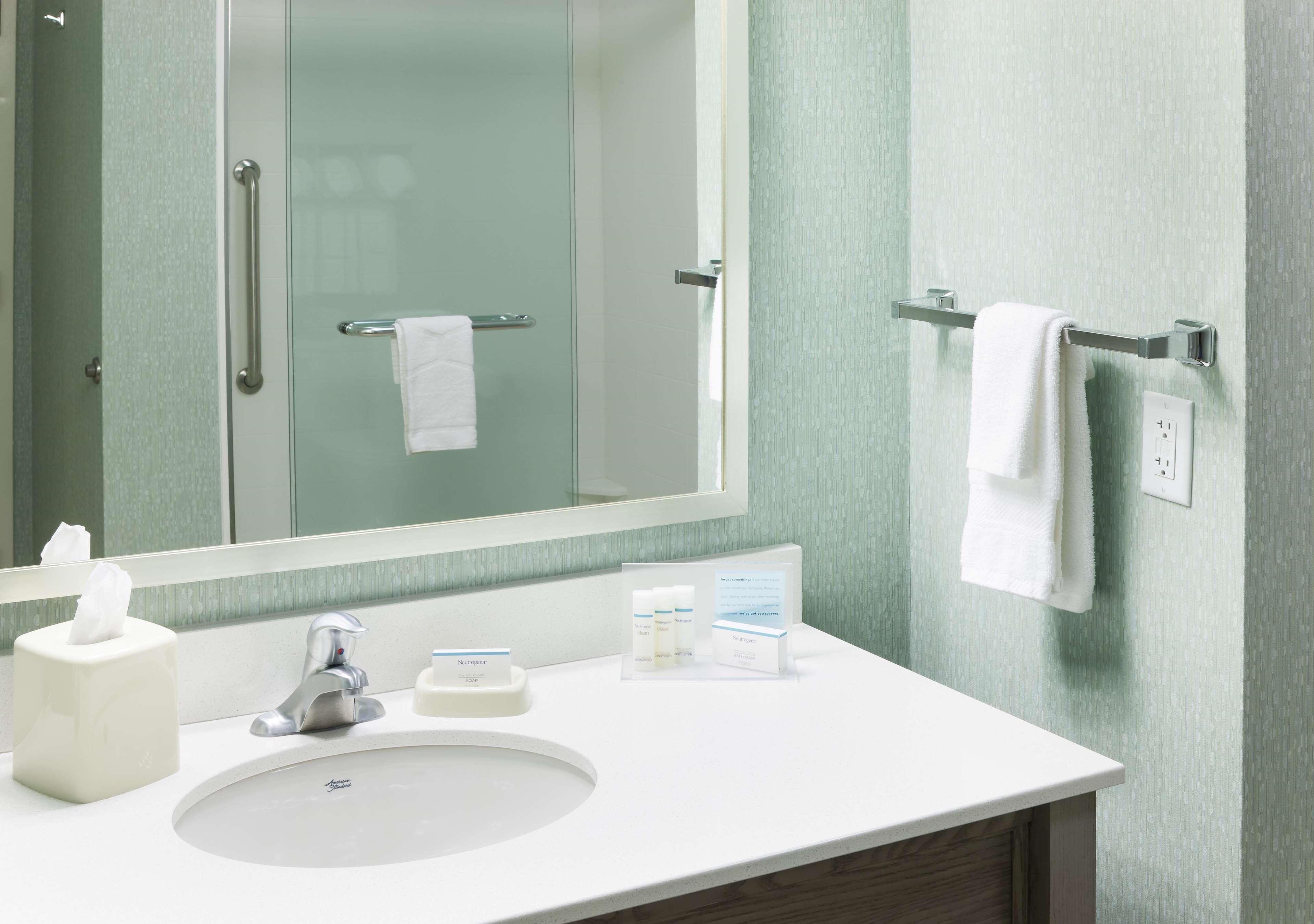 Hampton Inn & Suites By Hilton Carolina Beach Oceanfront Bagian luar foto