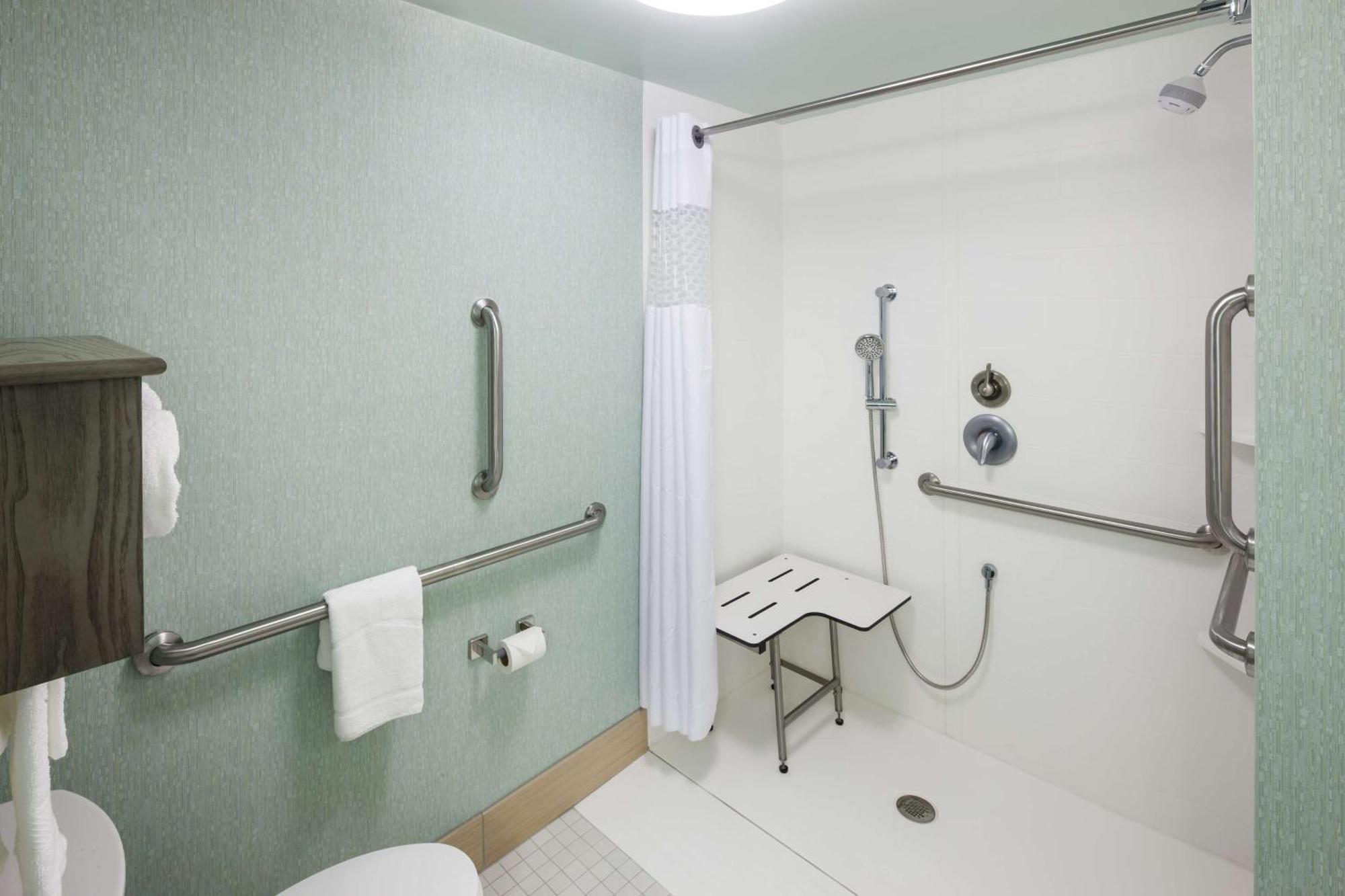 Hampton Inn & Suites By Hilton Carolina Beach Oceanfront Bagian luar foto