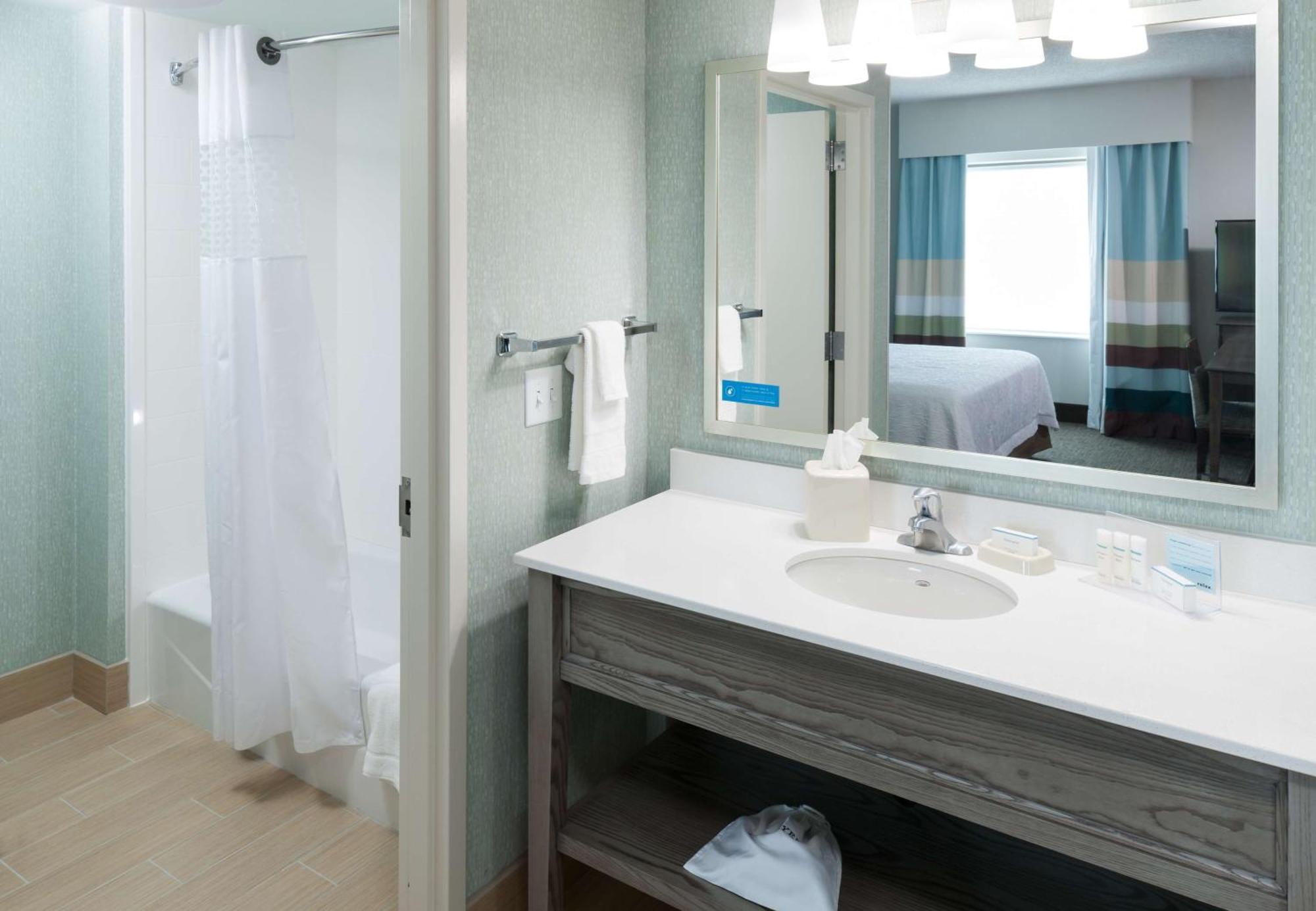 Hampton Inn & Suites By Hilton Carolina Beach Oceanfront Bagian luar foto