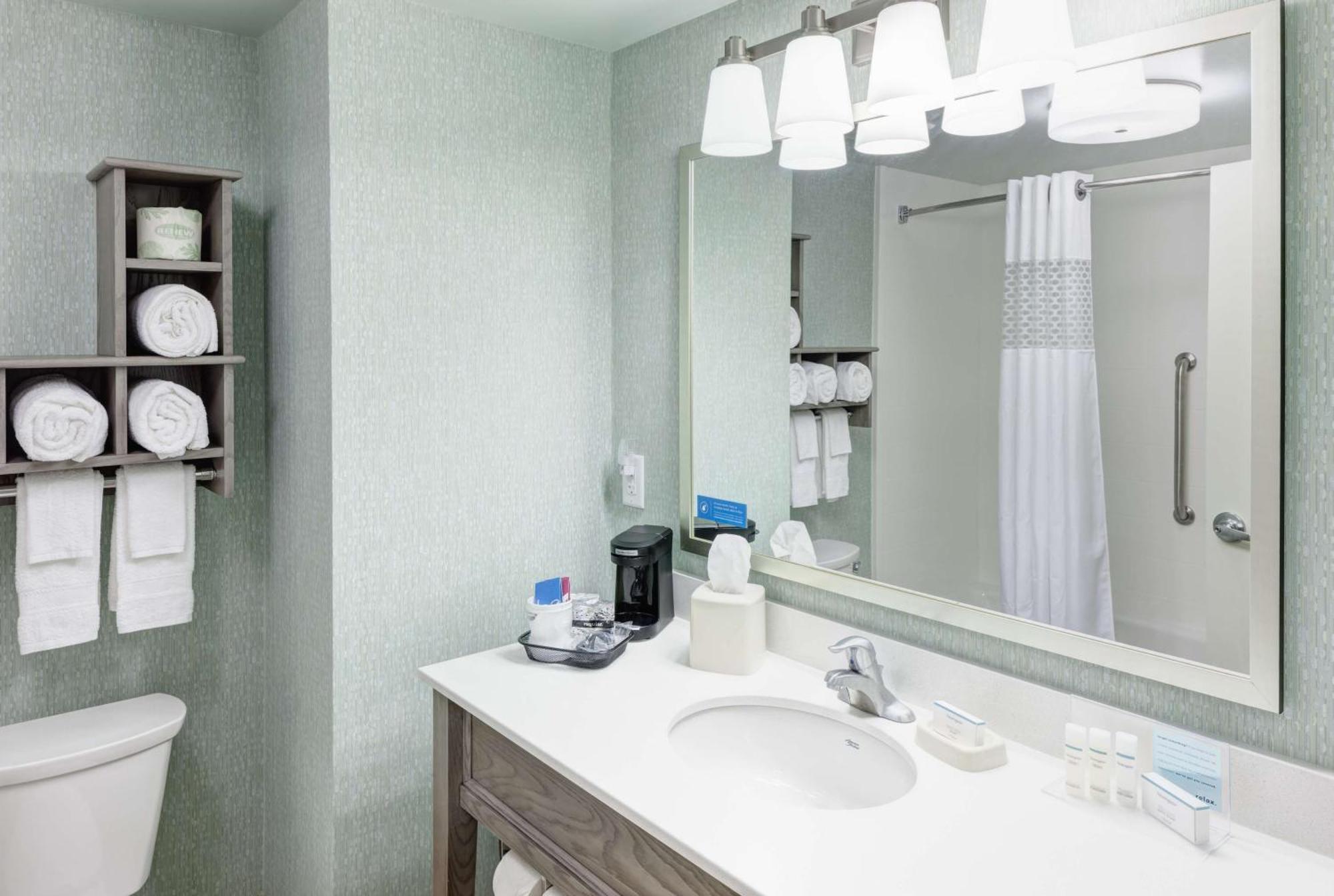 Hampton Inn & Suites By Hilton Carolina Beach Oceanfront Bagian luar foto