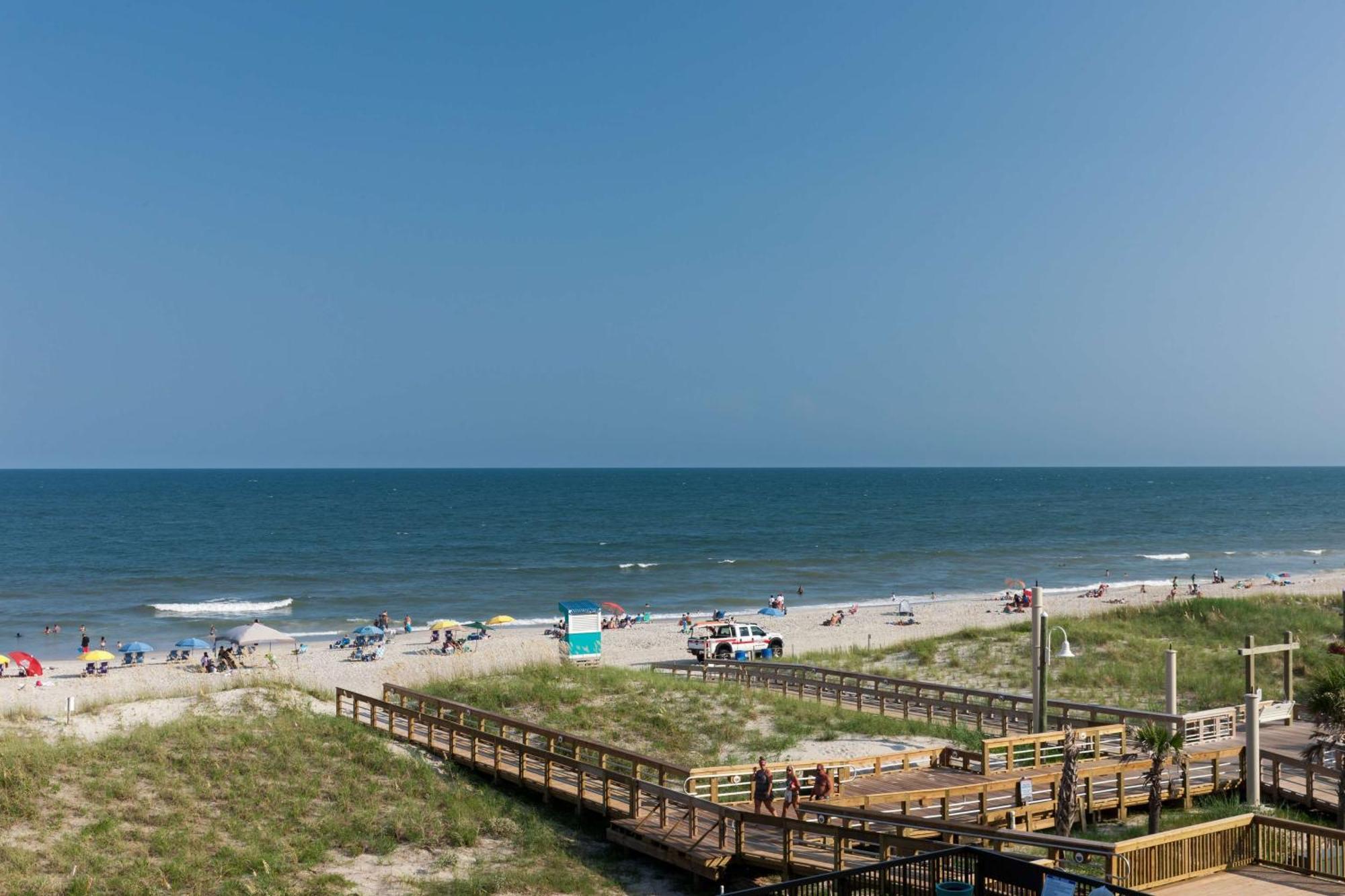 Hampton Inn & Suites By Hilton Carolina Beach Oceanfront Bagian luar foto