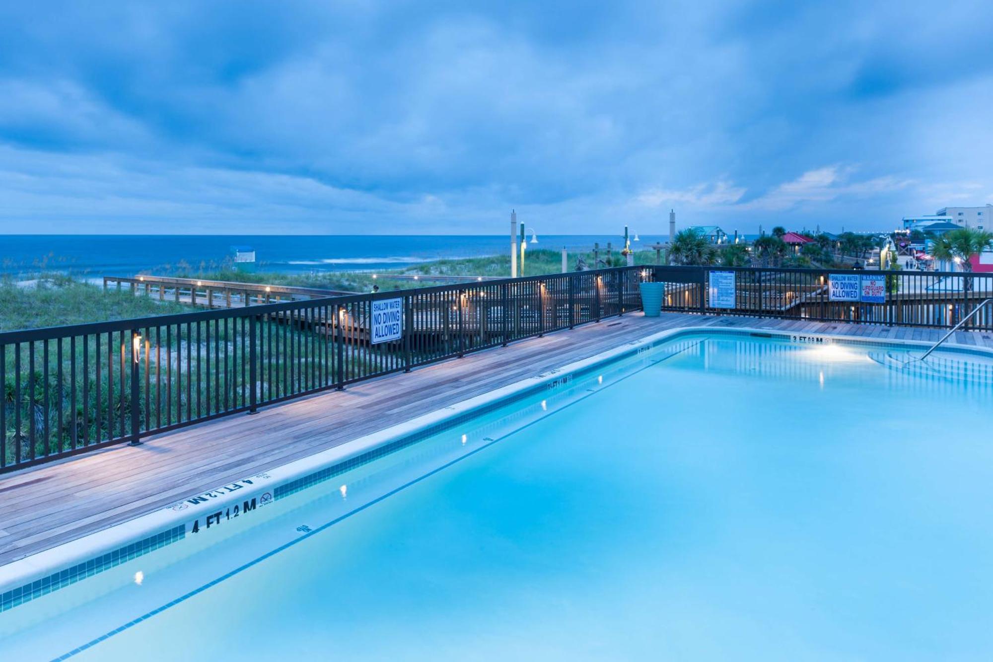 Hampton Inn & Suites By Hilton Carolina Beach Oceanfront Bagian luar foto