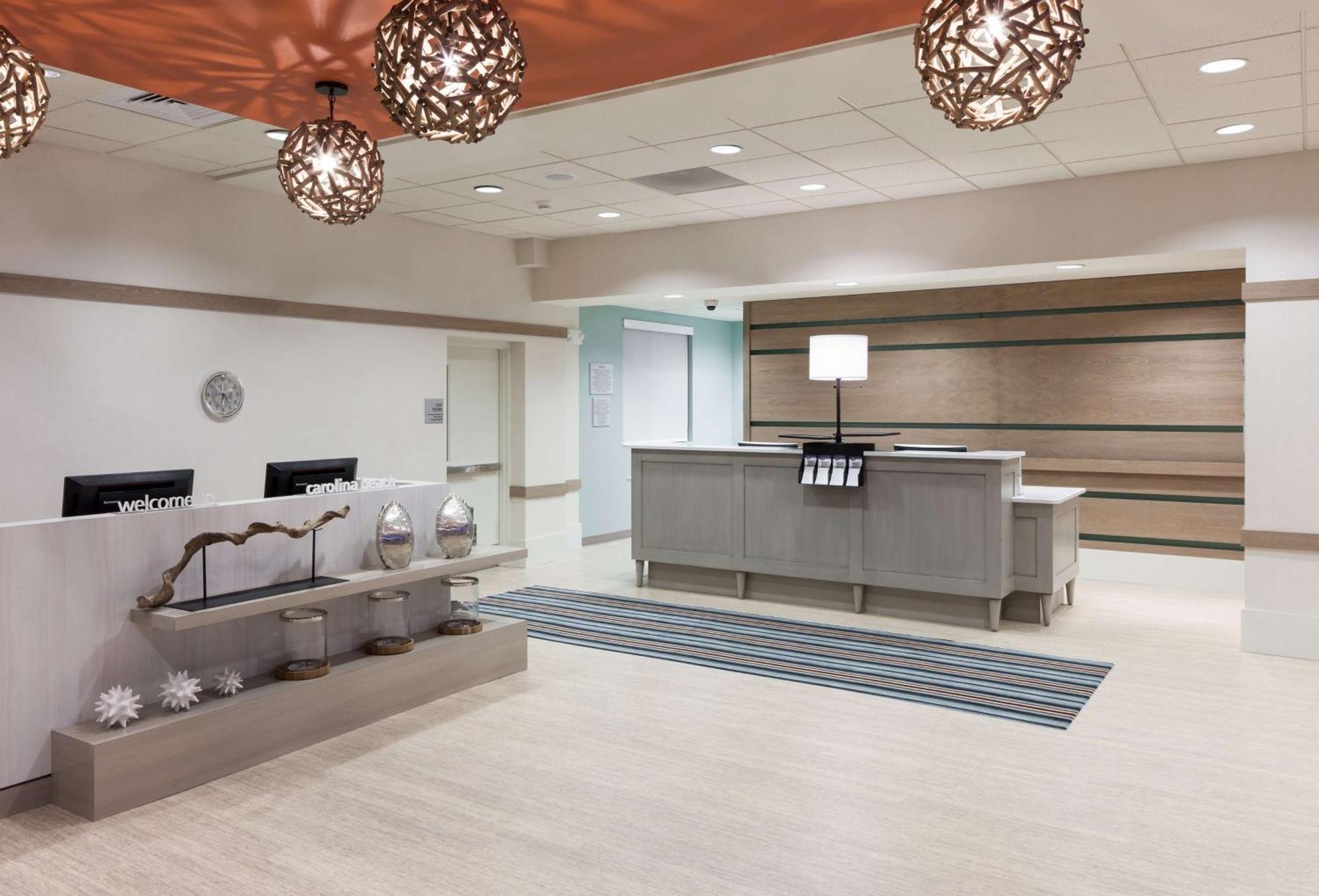 Hampton Inn & Suites By Hilton Carolina Beach Oceanfront Bagian luar foto