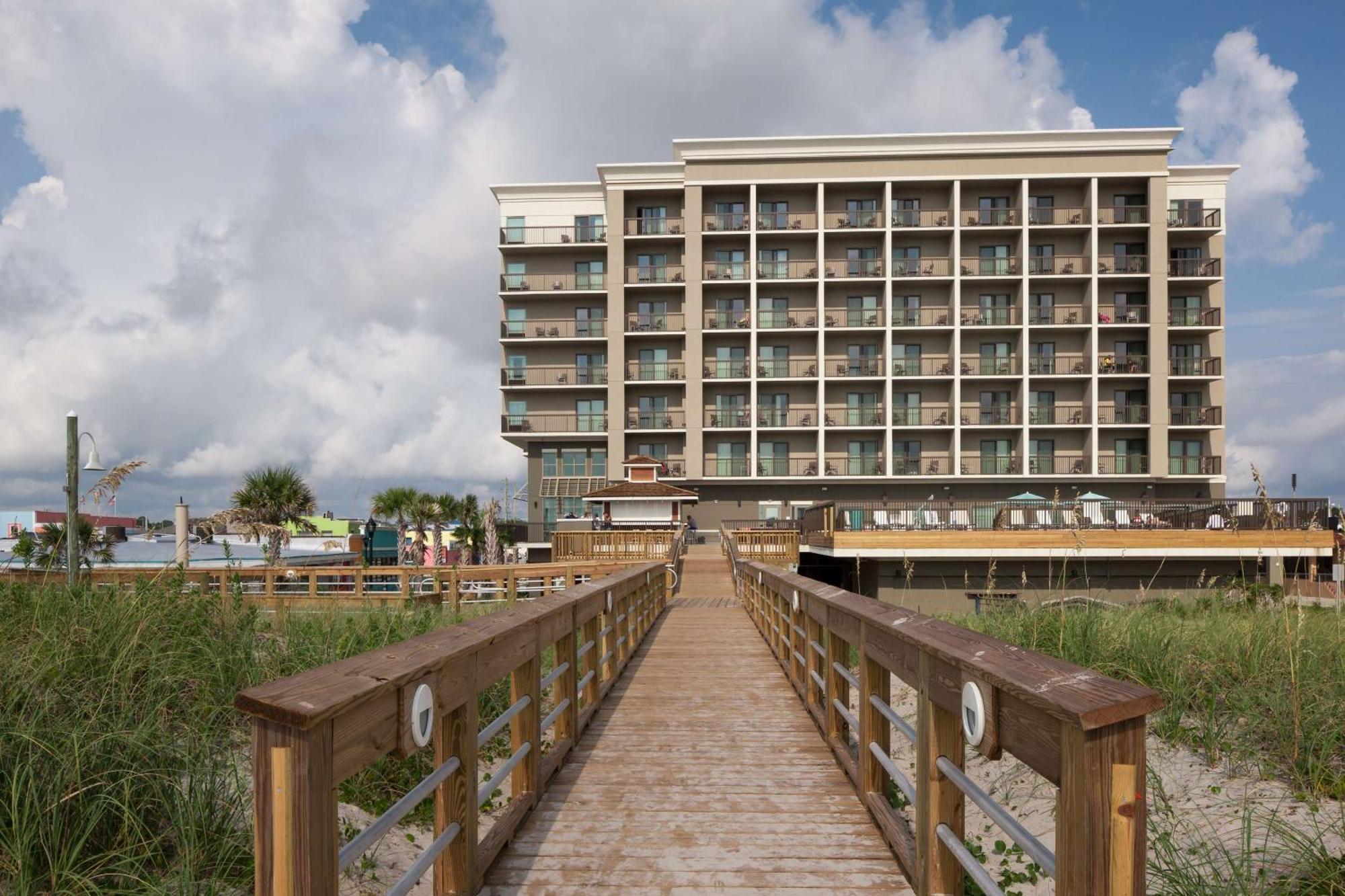 Hampton Inn & Suites By Hilton Carolina Beach Oceanfront Bagian luar foto